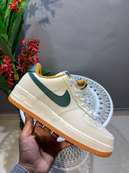 NIKE AIRFORCE HUMAWA