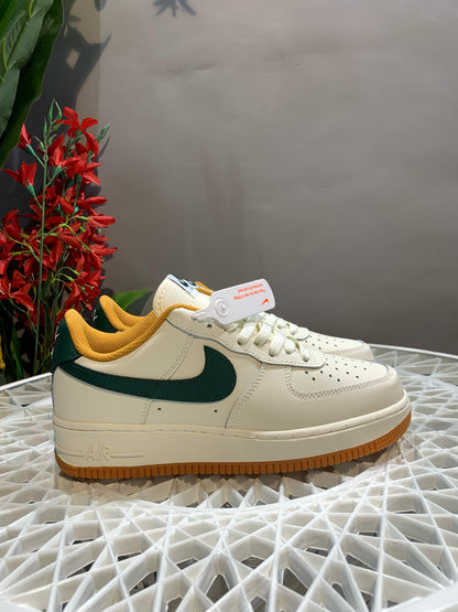 NIKE AIRFORCE HUMAWA