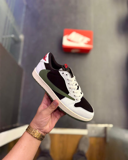 Nike Air Jordan’s retro 1 Travis Scott Reverse Noire