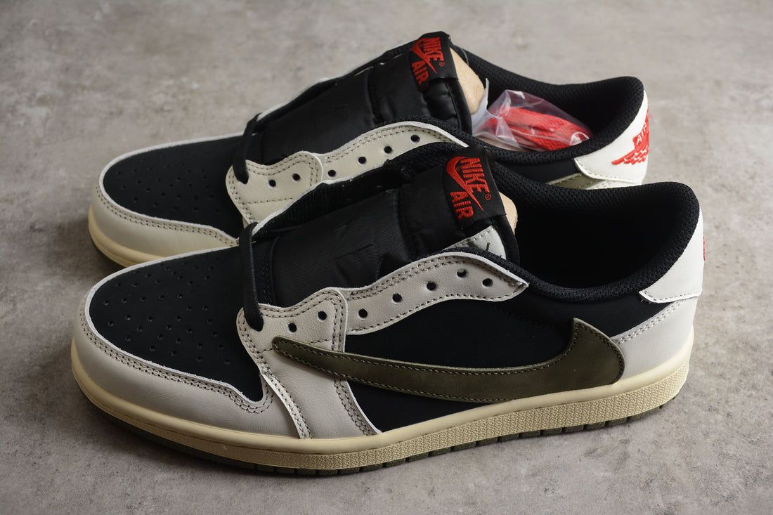 Nike Air Jordan’s retro 1 Travis Scott Reverse Noire