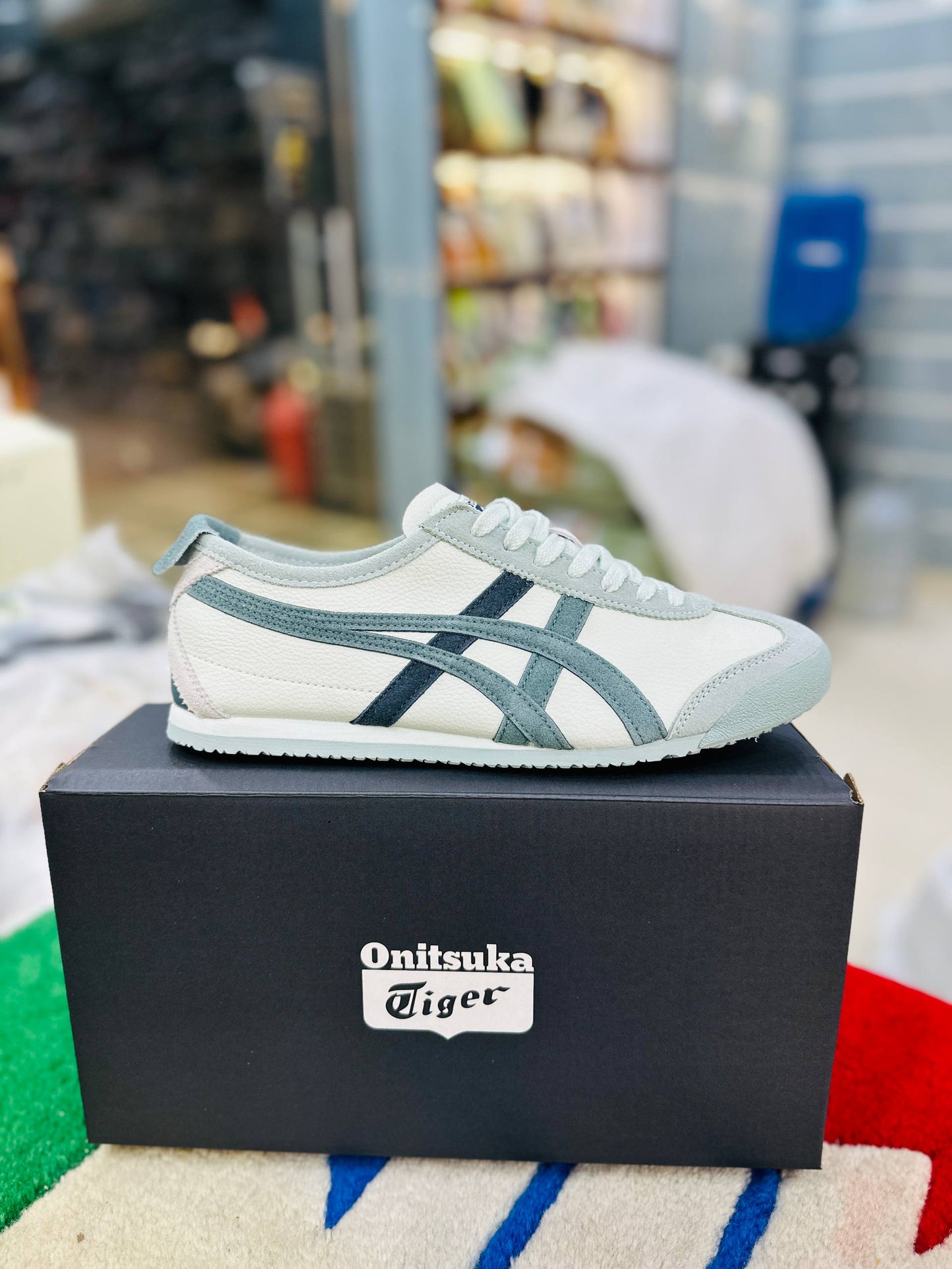 ONITSUKA TIGERS