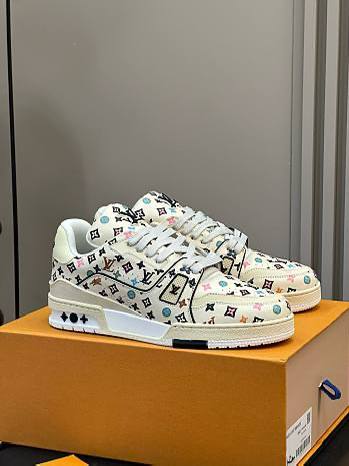 LOUIS VUITTON TRAINER MONOGRAM